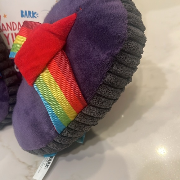 🆕 3/for $20 in a BUNDLE  Bark Box “ Bandana - Rama Flip flops” - Picture 7 of 17